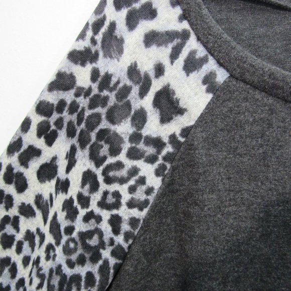 Riah Fashion Womens Long sleeve Top Size XL animal - Picture 2 of 4